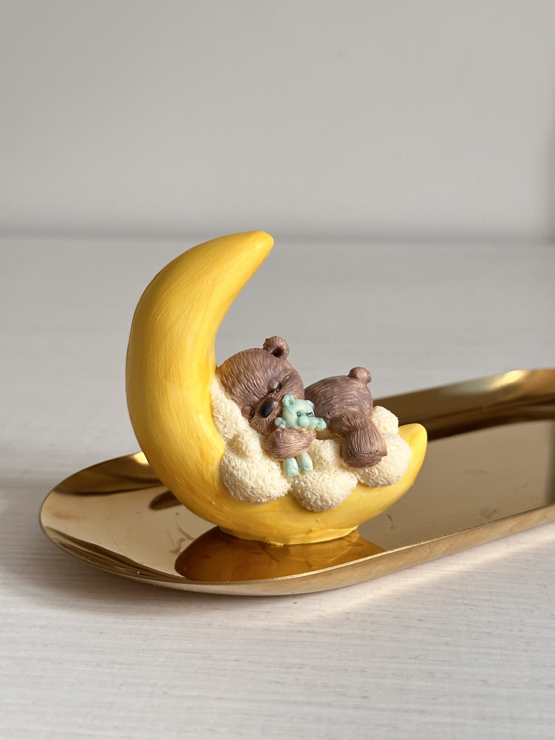 Изготовление, заказать или купить вкусные шоколадные фигурки (фигурный шоколад ручной работы) на торт съедобные из бельгийского шоколада на заказ Шоколадные фигурки из шоколада на подарок или торт